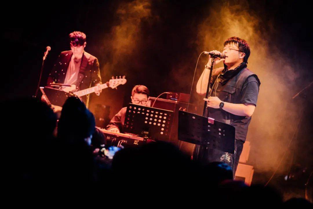 官宣| 桃德李todd li「loves about dumb luck」2022巡演惊喜加场