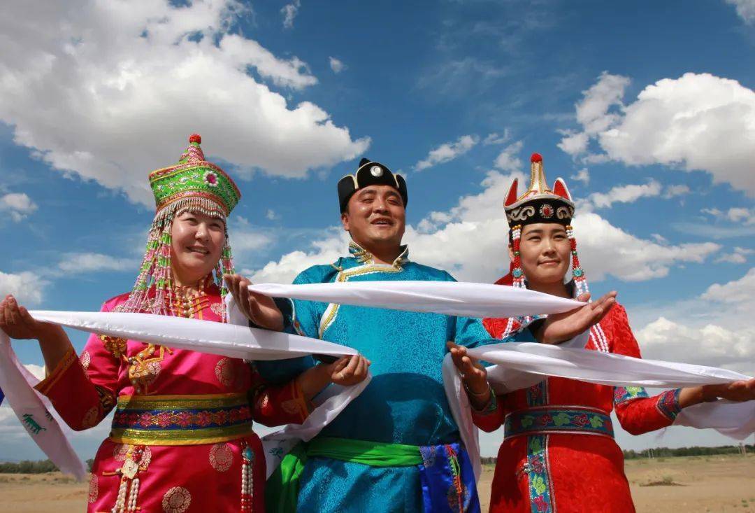 【蒙古下马酒欢迎仪式】后接受蒙古族最高欢迎仪式敬酒,献哈达;【我的