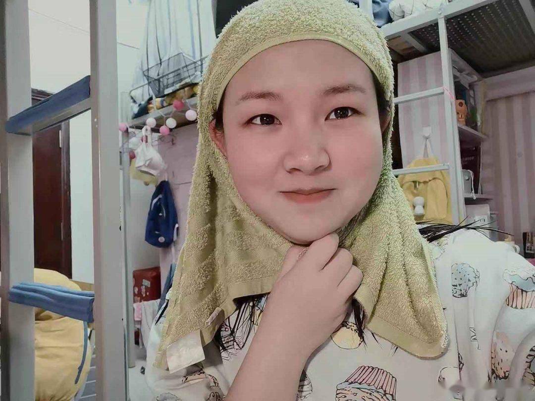 “微胖的女孩子到底有多可爱?这颜值我爱了!”_gei_鱼文文_小恒