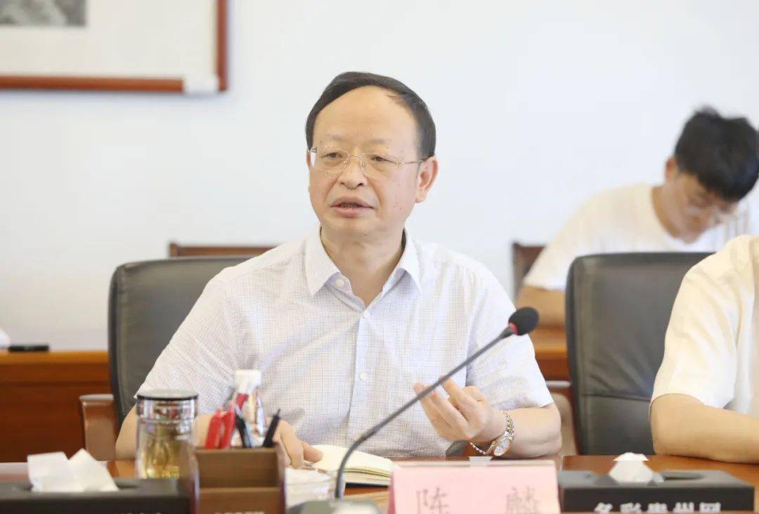 7月15日,县委书记杨启明率队到多彩贵州网考察学习,并对接全方位合作