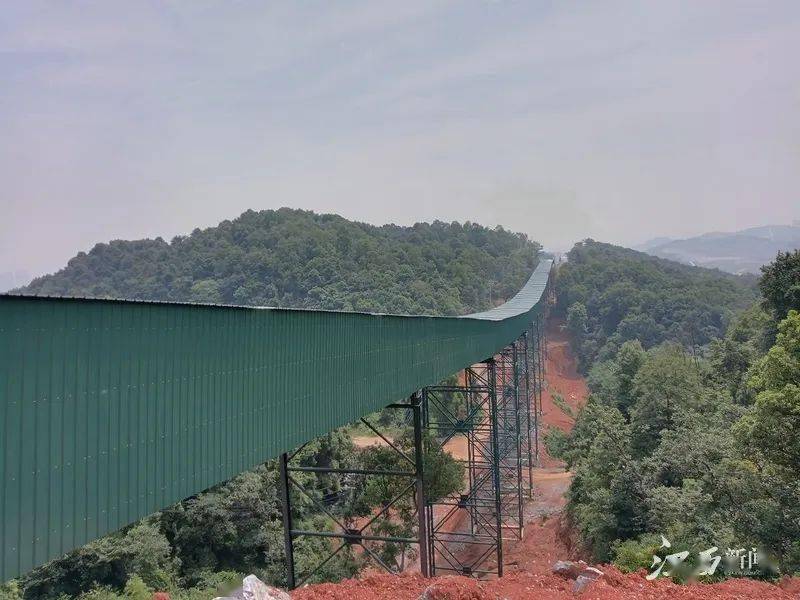 2021年初,瑞昌市启动各矿山通往长江码头的空中运输廊道建设,将砂石等