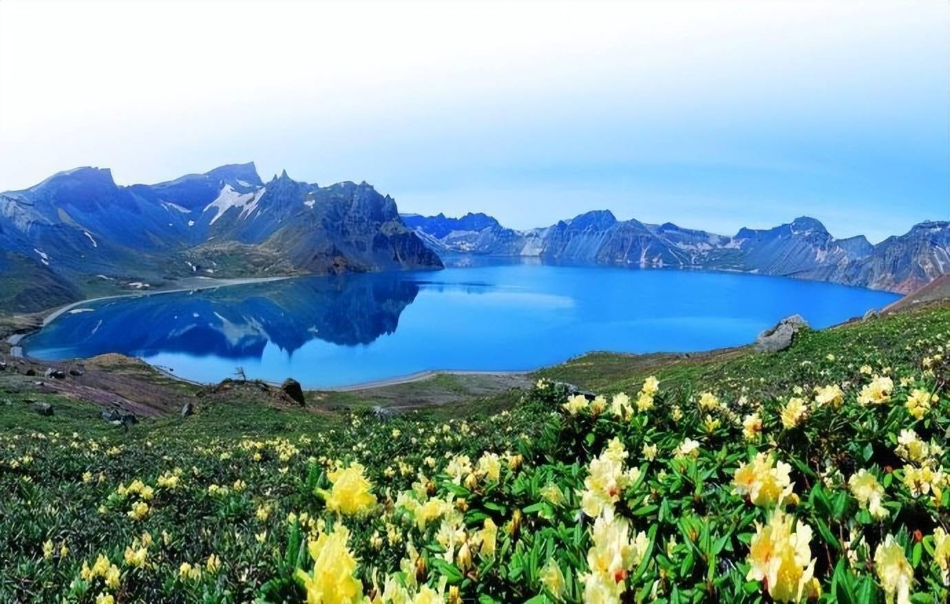 长白山犹如一朵冰山雪莲67676767