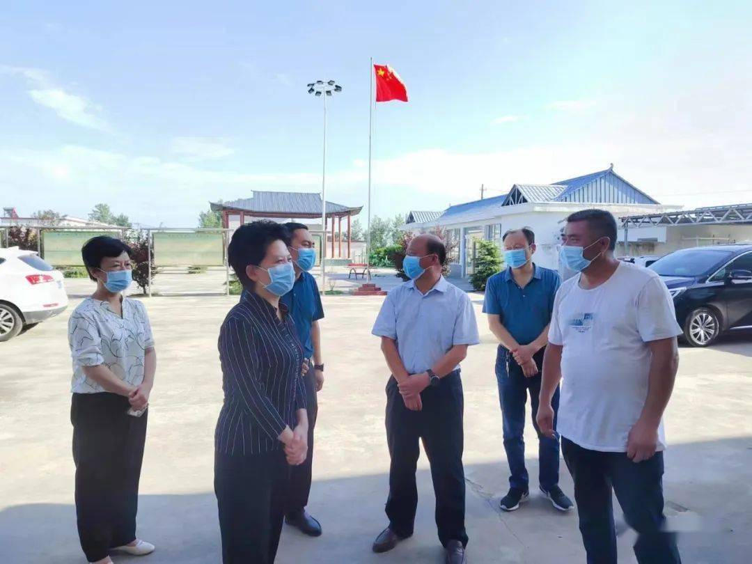 孟秀娟指出,当前疫情防控形势依然严峻,希望大家做好