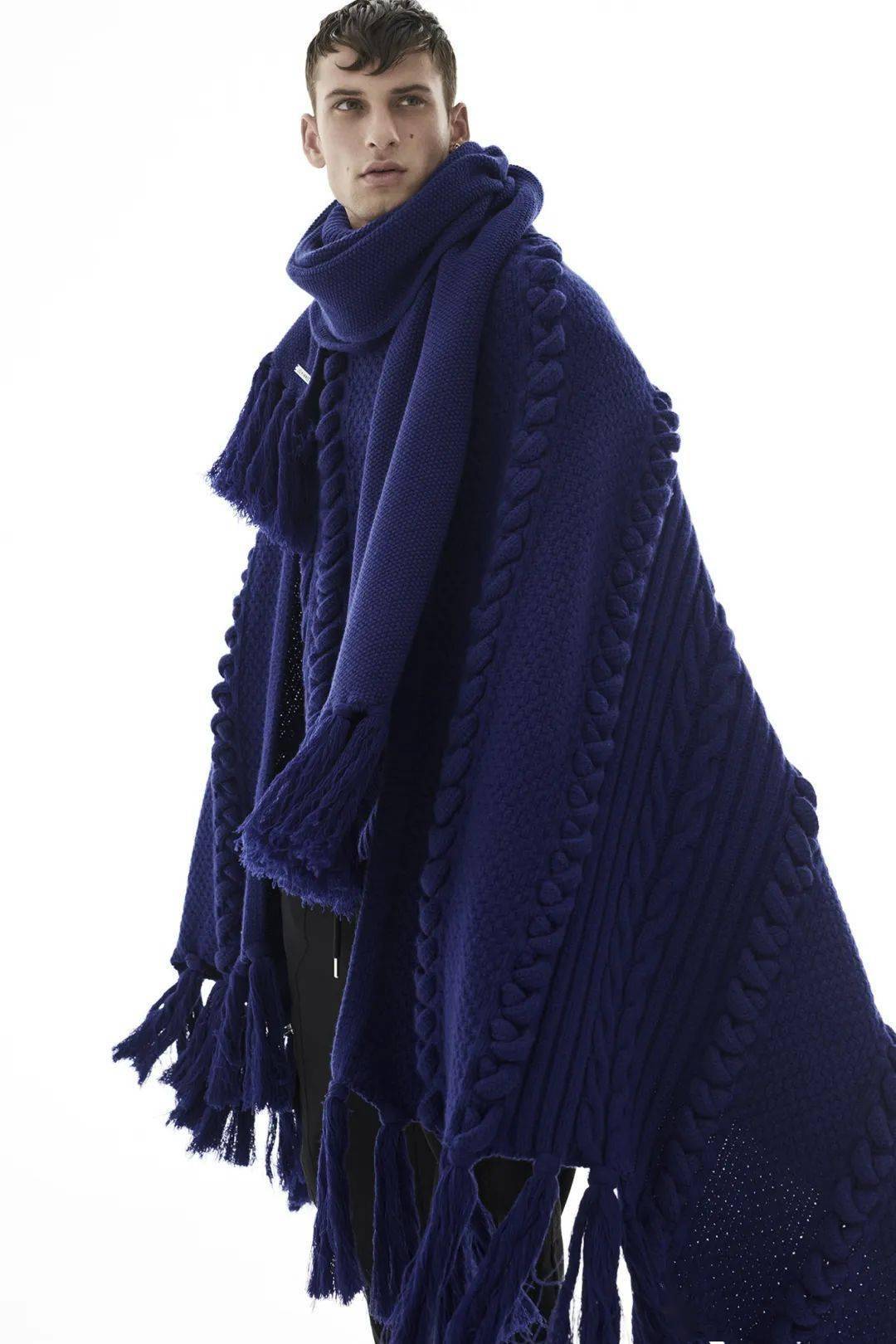 秋冬流行2223夸张字母粗线针织灵活多元的针织围巾