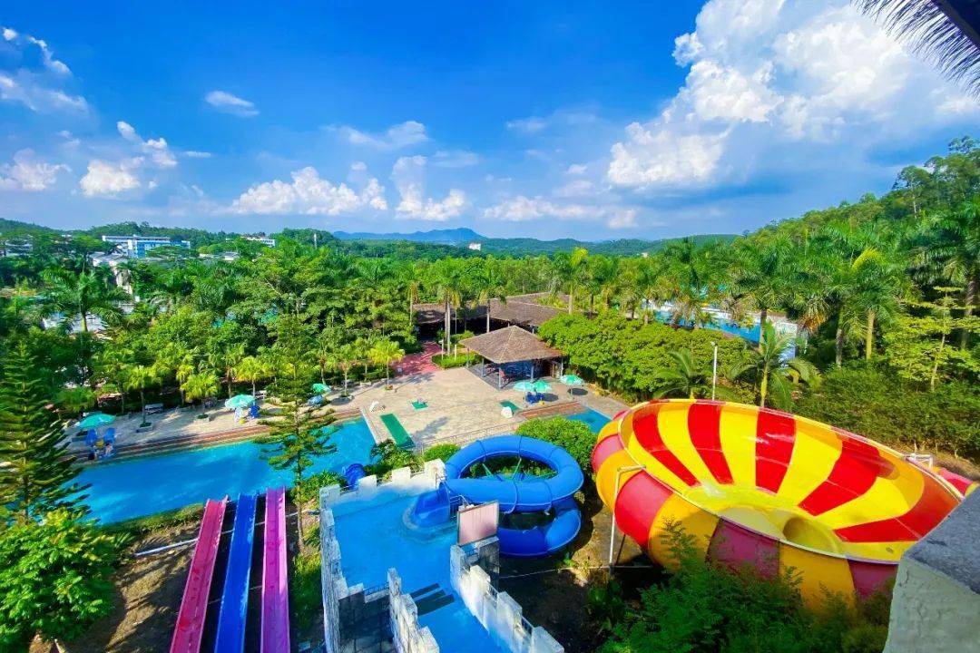 【10人成团 & 天天出发】豪叹酒店自助早,晚餐 -- 尊享无限次莲花温泉