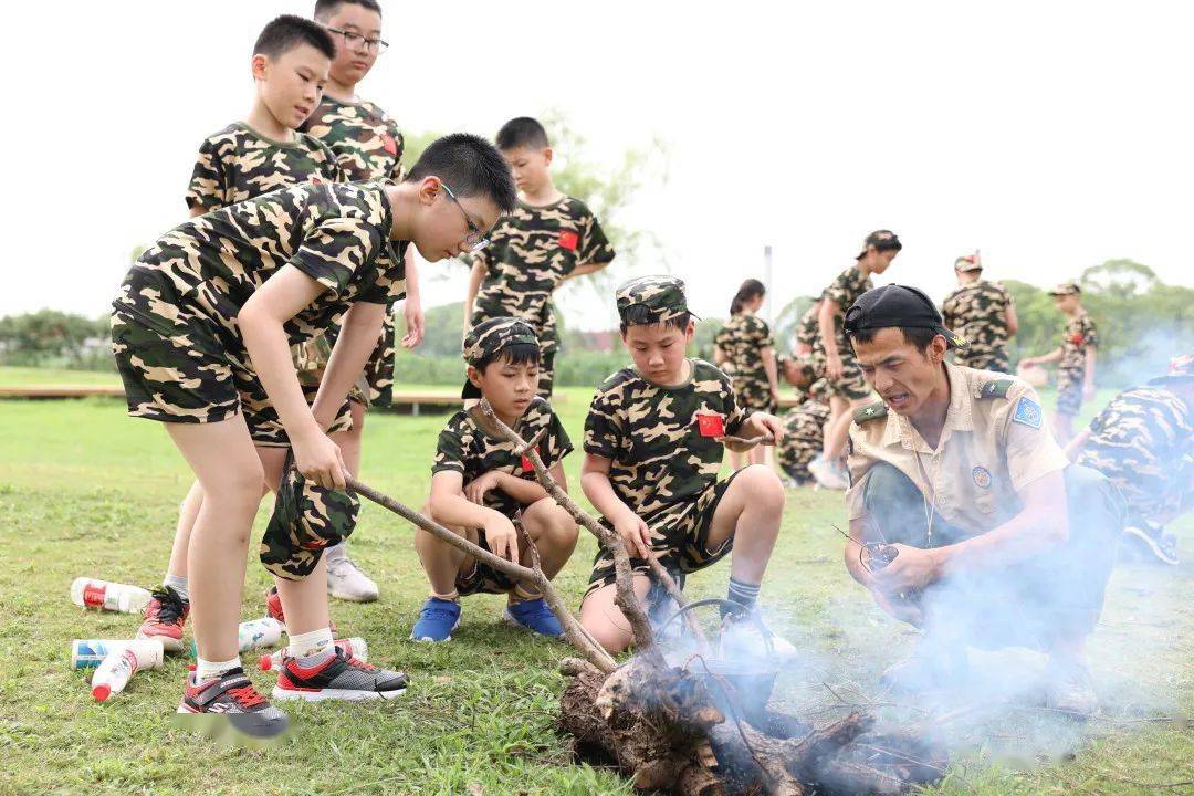 昂立戰狼軍事訓練營這個暑假讓孩子脫胎換骨