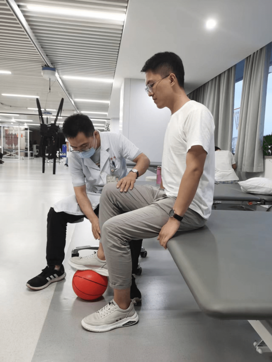 要想步行练得好，膝关节控制训练不可少_患者_运动_治疗师