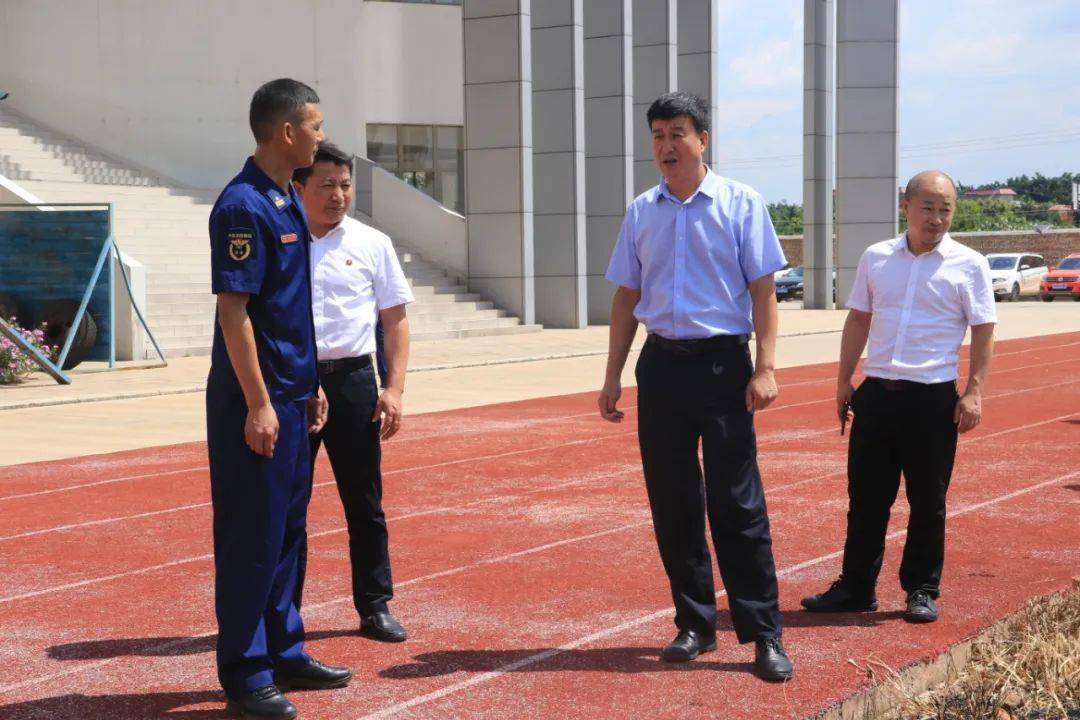 个旧市委书记沈焕然率队深入大屯消防救援站看望慰问消防救援指战员