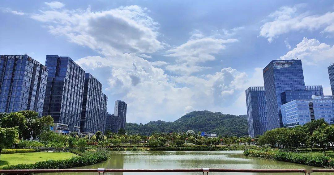 南沙发展日新月异一座现代化的滨海新城正拔地而起