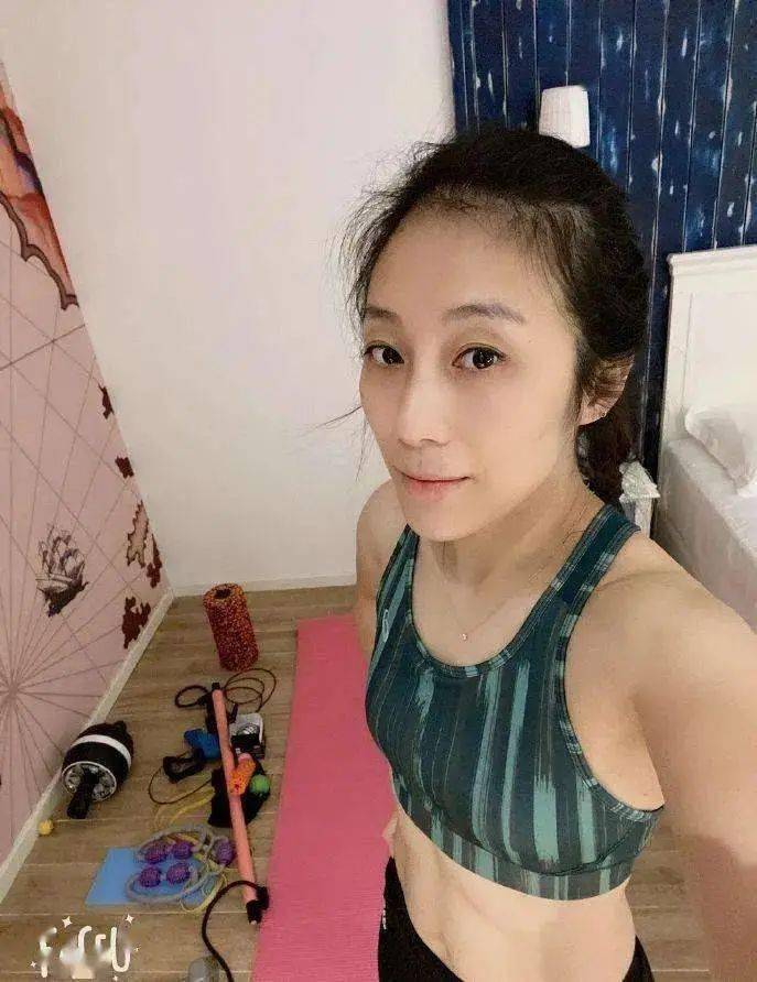 从陈梦和平野美宇的腹肌谈谈腹部在乒乓球运动中的作用影响和锻炼方法