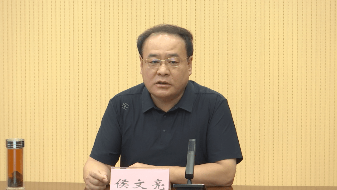 会上,规划设计单位人员对新绛县2021——2022年美丽乡村建设项目(一期