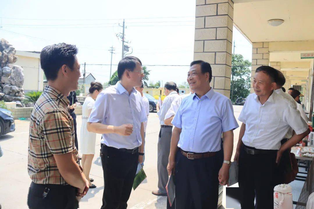 8月4日上午,盐城市关工委副主任葛传华,市农业农村