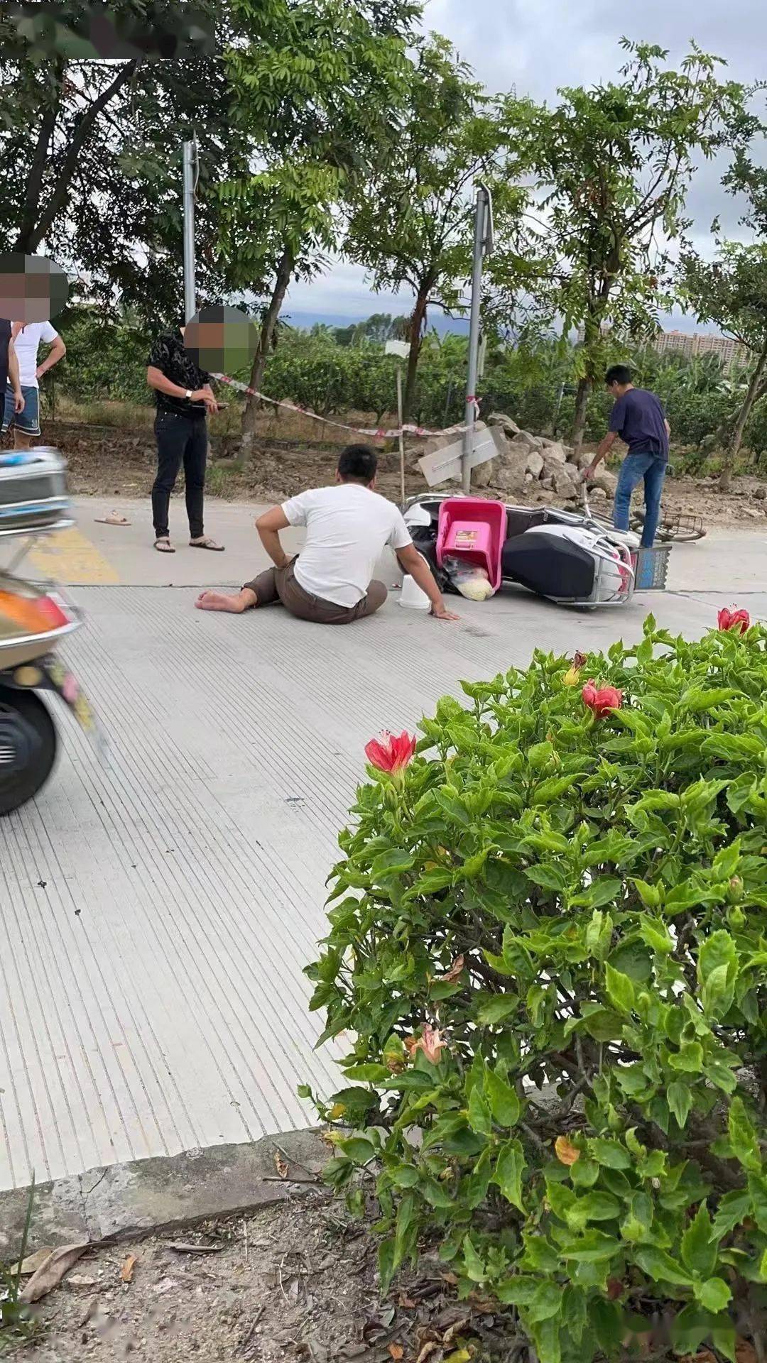 下午6点多,事发潮南某水厂路口._胪溪_来源_cnwsqw