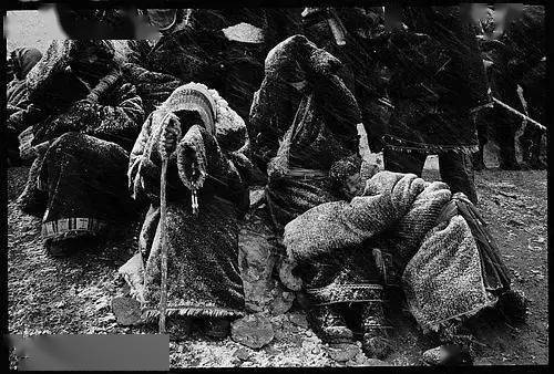 他徒步西藏10年,拍下最真实的人间_延康_摄影_苦难