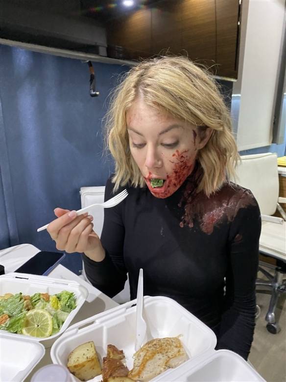 粉丝怕和平使者2被砍滚导晒未婚妻一脸血照安抚