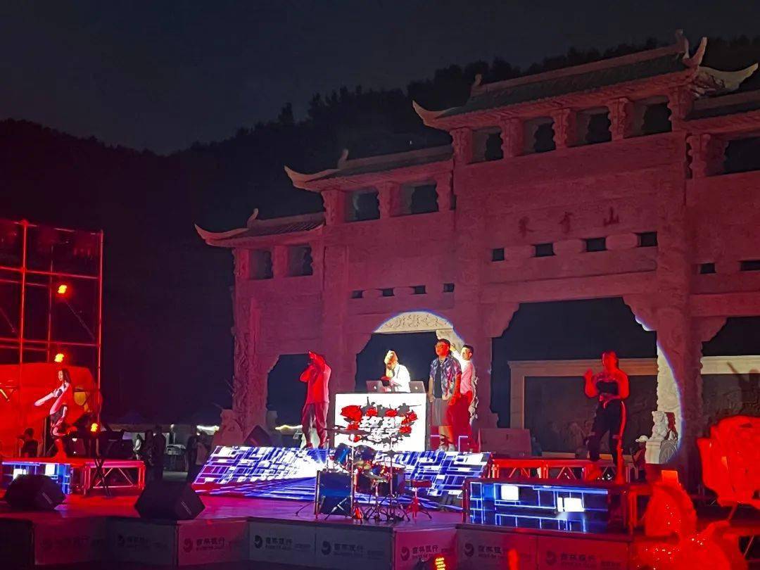 吉林市：2022玫瑰音乐节唱响江城消夏夜