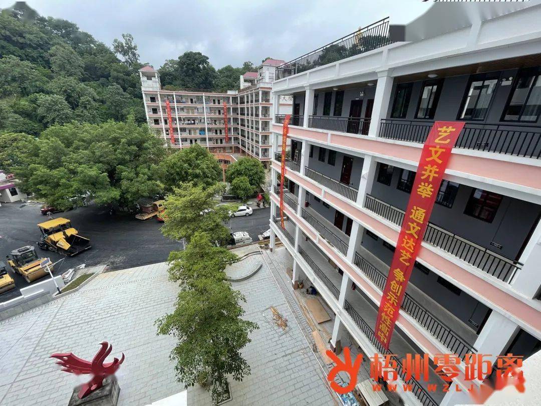 梧州八中新教学楼预计9月落成启用迎来自治区示范性普通高中评估验收