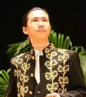 胡辰模特,自力设想师,《晓说》东瀛日本篇嘉宾主持人.