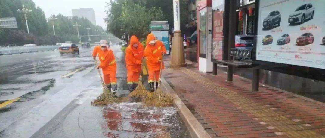 桥西环卫：全力应对强降雨 环卫作业保畅通进行路面路段 3153