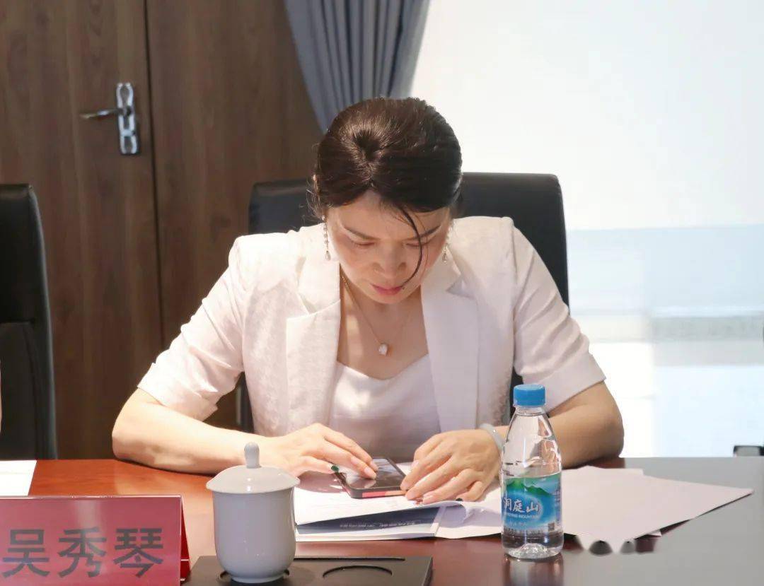 科技有限公司副总经理赵月伦,昆山狮桥电力科技有限公司总经理吴秀琴