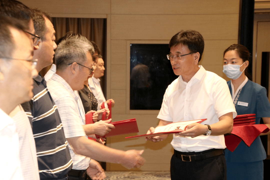 于宁在全市法学会工作推进会上强调在实上下功夫在精上求突破以服务