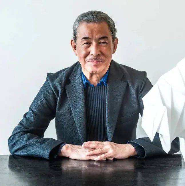 日本设计大师三宅一生去世:给乔布斯设计黑色毛衣的他,曾用“一块布”征服时尚界_服装_衣服_曾用