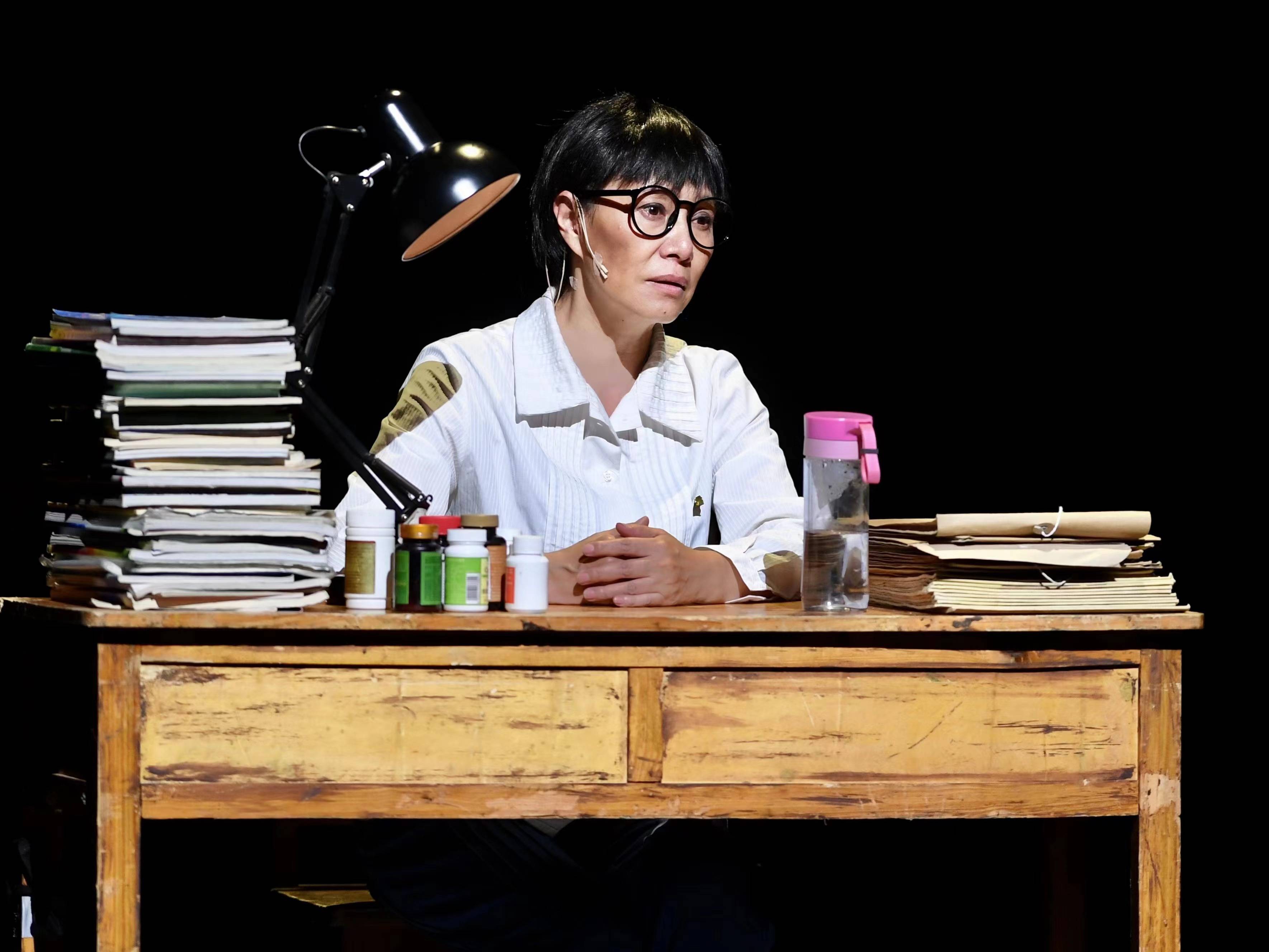 原创话剧桂梅老师在京上演与观众共同致敬时代楷模