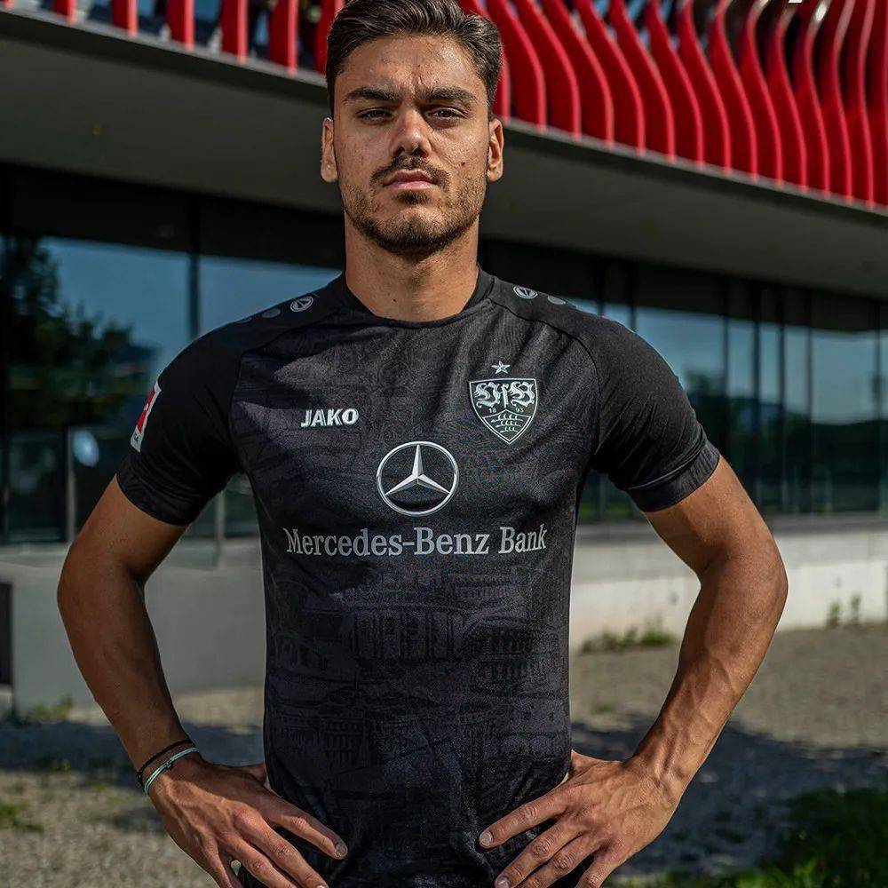 斯图加特发布新赛季第二客场球衣