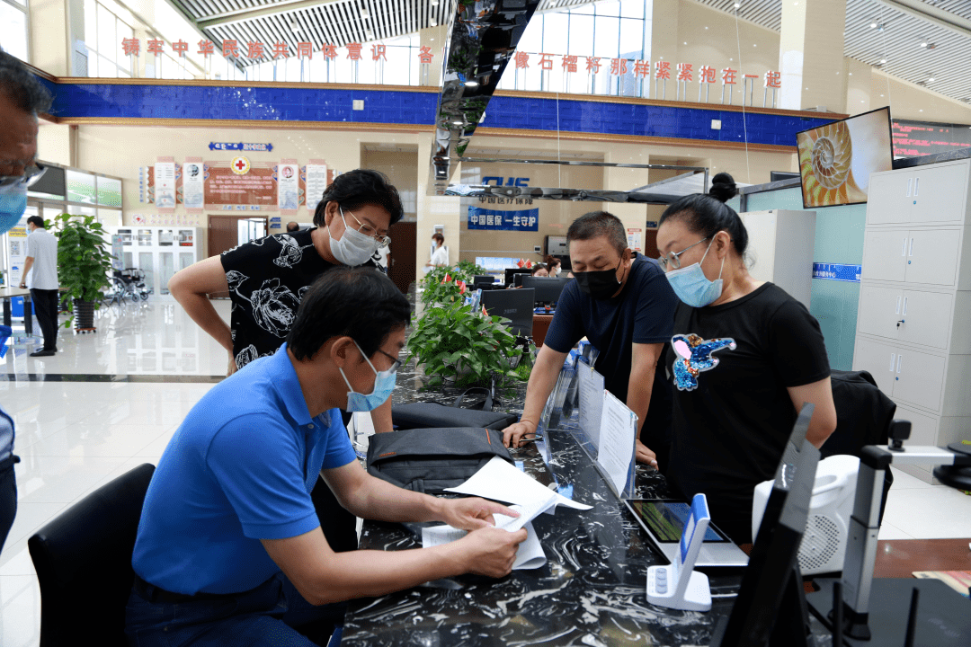 内蒙古呼伦贝尔人社局长走流程促进人社服务提质增效