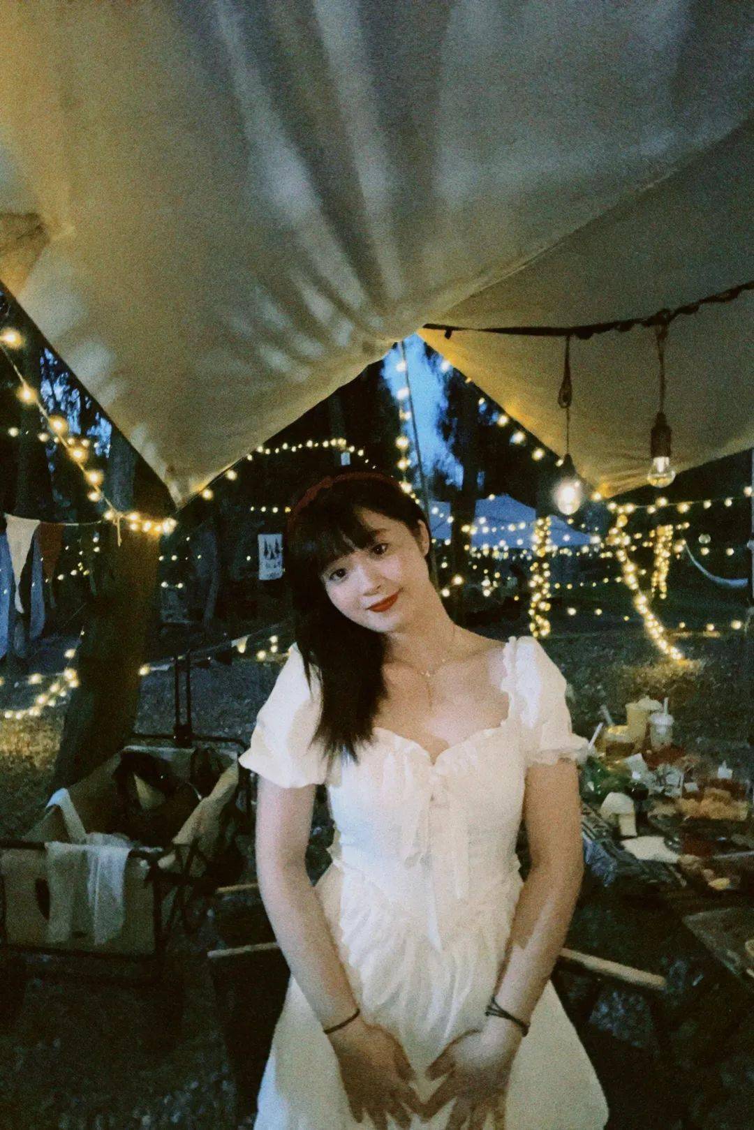 这样认真工作的周佳玲,在生活中也不会辜负自己.