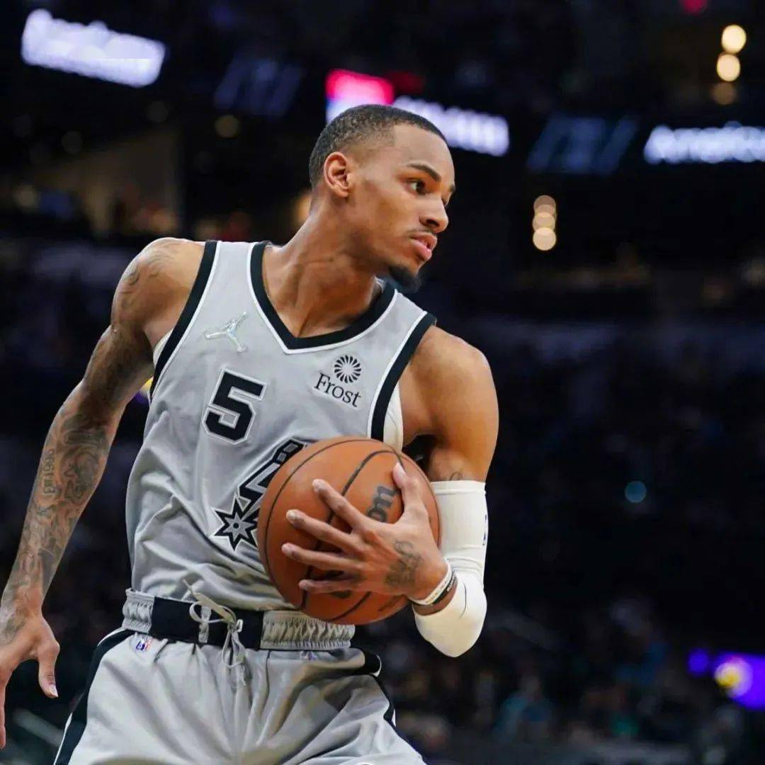 离开马刺就黑化?他只是回到了15岁那年的夏天_默里_凯罗_球员