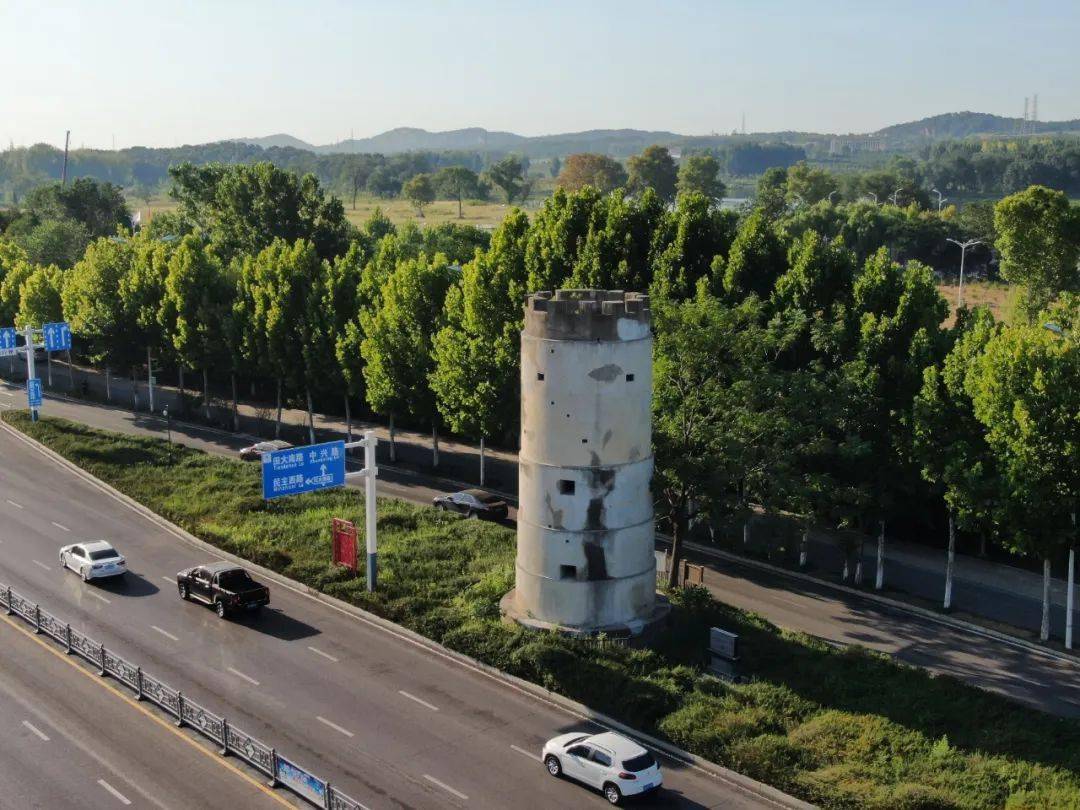 站后碉堡九龙岗老火车站南碉堡是2017年在我市发现的日军侵华罪证之一