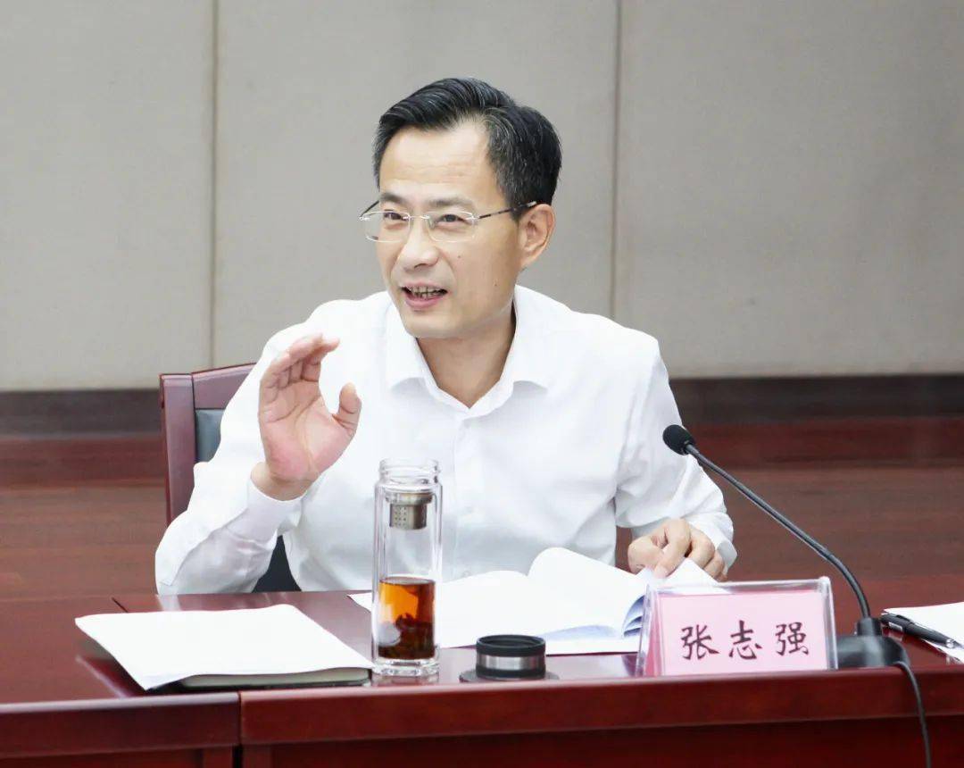 市委书记,市委全面深化改革委员会主任任泽锋主持会议并讲话.