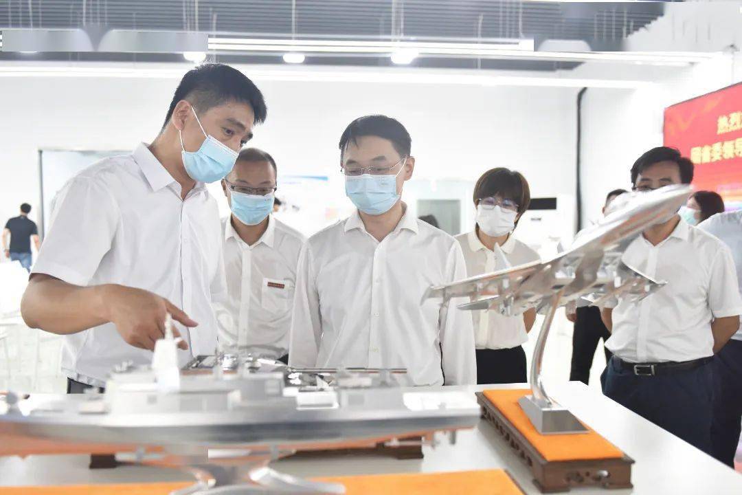 8月16日,共青团江苏省委副书记熊俊,青年发展部部长陶莉,副部长王雷