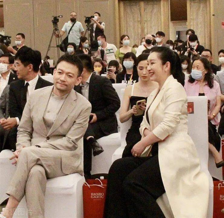 秦海璐坚持不减肥珠圆玉润的健康身材可比瘦骨如柴好看得多