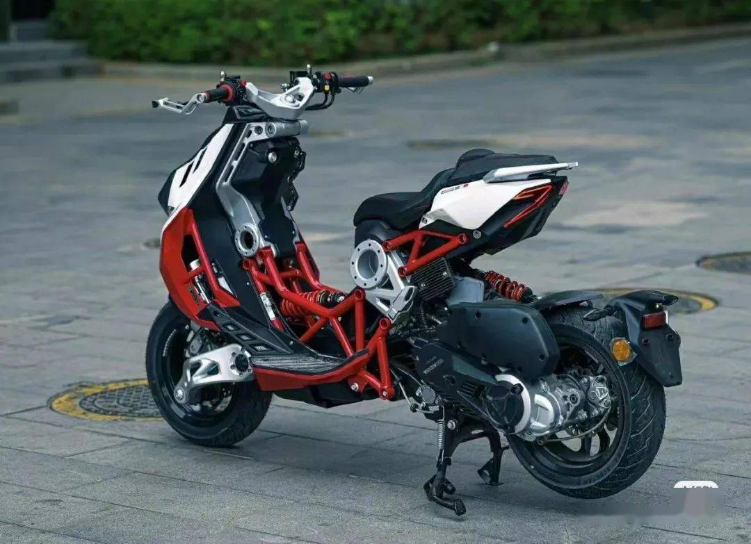 综合得分6.9分,骨骼清奇,意塔杰特2022款 dragster200