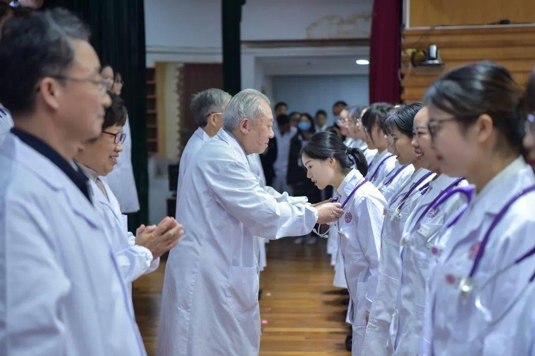 【省医 · 名医】吴金术:一生只做一件事,当人民的好医生_病人_手术室