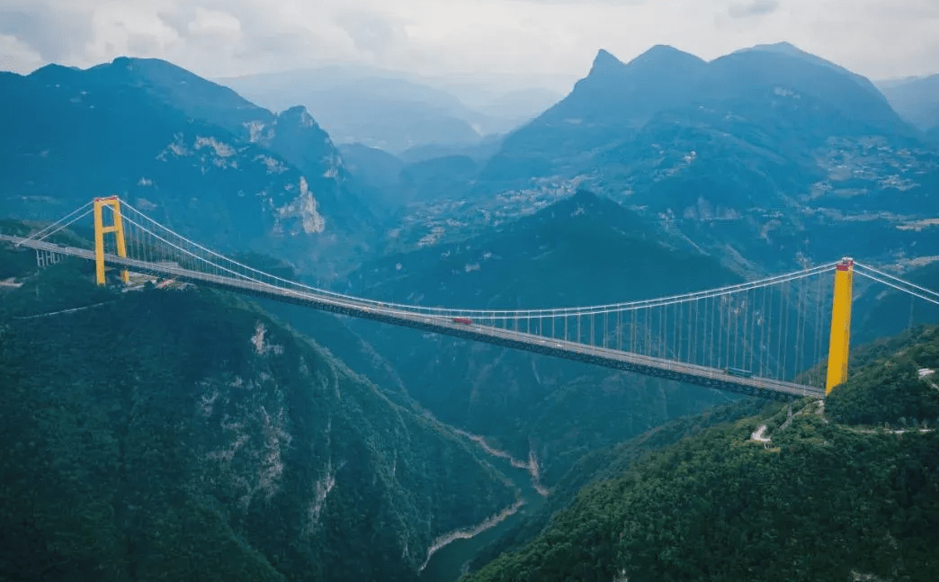 堪称空中走廊,用火箭造桥跨越千米天堑,中国超级大桥创历史先河_四渡