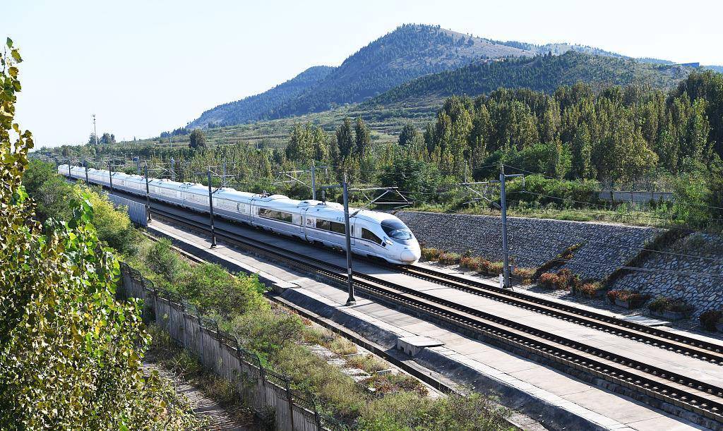 京沪高铁设站间距引争议:只设上海南京济南天津北京站效益更好?