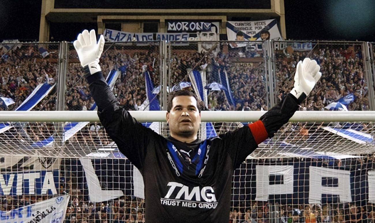 体重近200斤脾气火爆,曾冲卡洛斯脸吐痰_奇拉维特_巴拉圭_世界