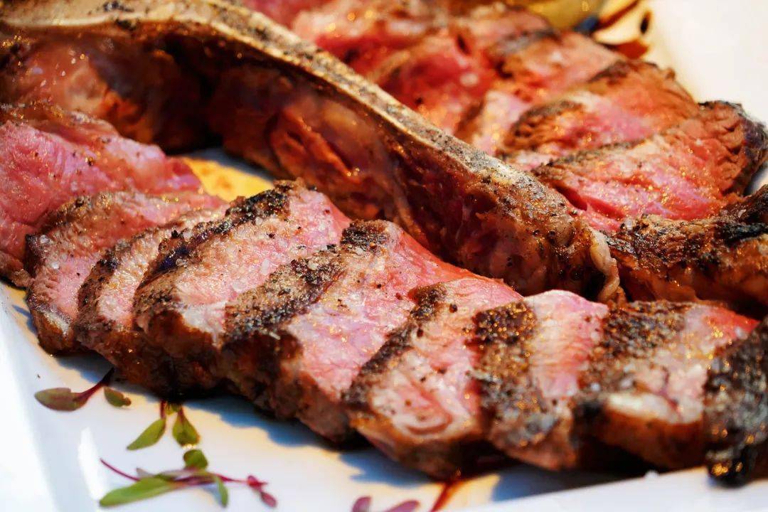 另一份要强推的是小璐姐最爱的招牌菜,与店同名的一款牛排——porter