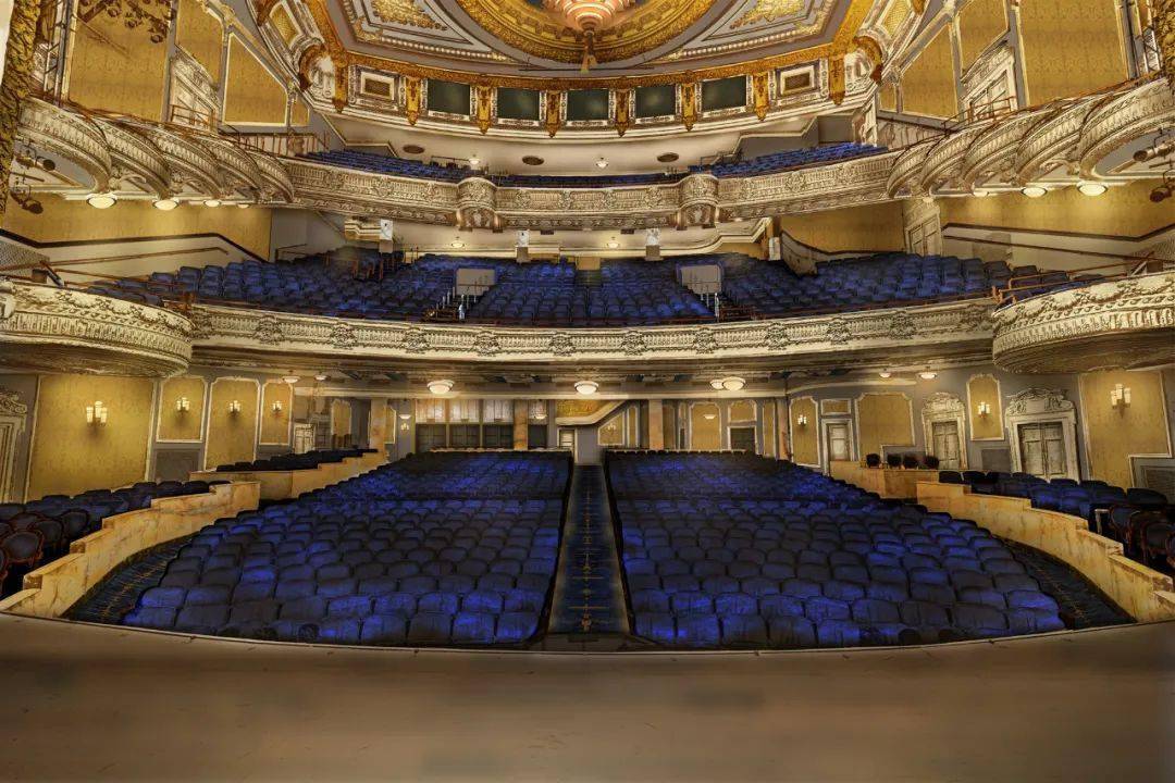 被吊到半空的百老汇剧院,每个经过时代广场的人都无法忽视它_宫廷