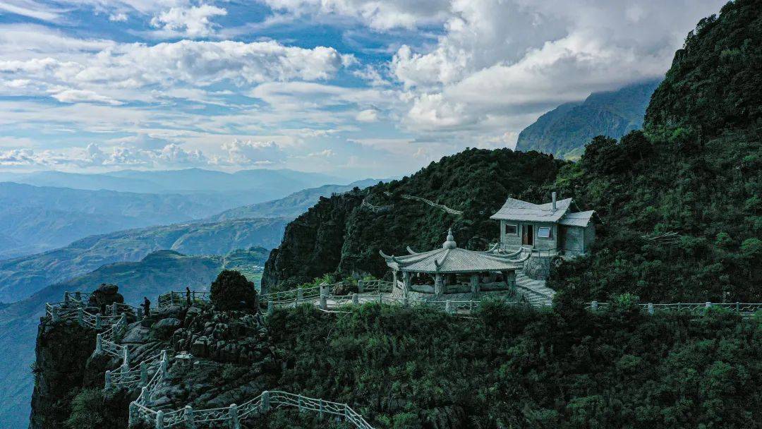 打卡天南铜都 昆明新媒体和网络大v到东川采风_紫霞宫_发展_长征