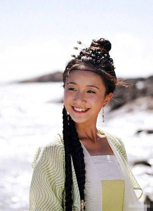 李倩偷偷把嘴角的痣点了?