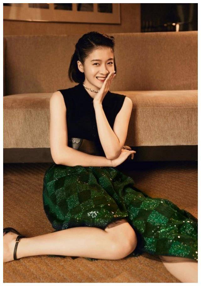 张雪迎这身材厉害了,15cm皮带拴腰上,细腰我们羡慕不来_姐姐_高跟鞋