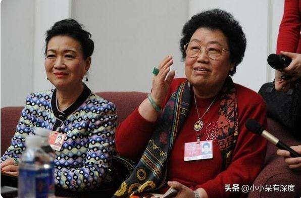 唐僧迟重瑞,居然开直播了!迟重瑞表面风光,家里规矩却很大?_陈丽华_大富豪_迟先生