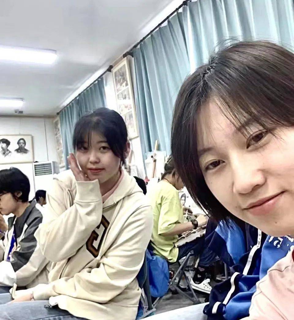 北京服装学院录取!乐观自信的校尉美术秦皇岛学姐张怡然!