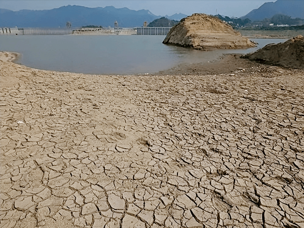 長江流域發生60年來最嚴重乾旱:洞庭湖鄱陽湖面積縮小3/4,83萬人受