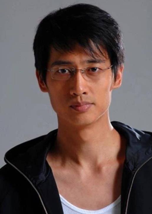 其实边肖还特意查了资料,宫磊现在才47岁,比起66岁的张志坚,和54岁的