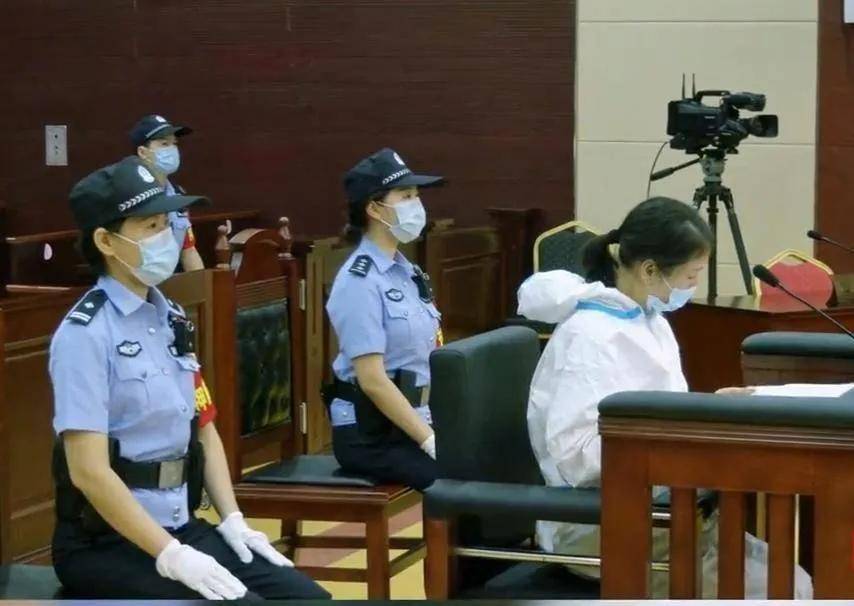 细节一:法子英不是她第一个男人庭审现场劳荣枝爆料法子英并不是她第